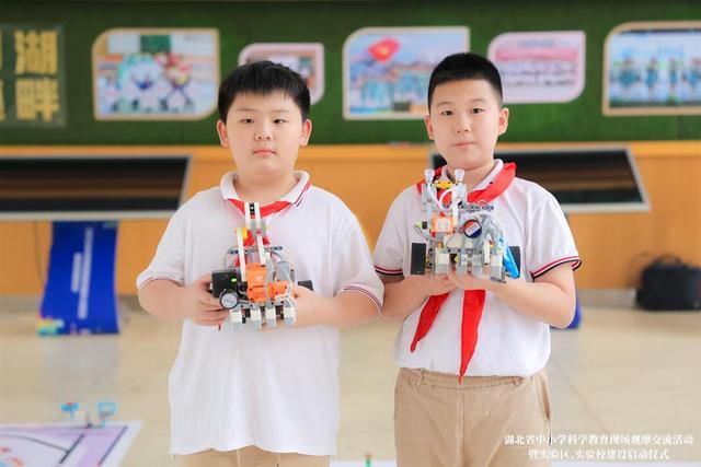 4湖北啟動(dòng)中小學(xué)科學(xué)教育實(shí)驗(yàn)區(qū)、實(shí)驗(yàn)校建設(shè)